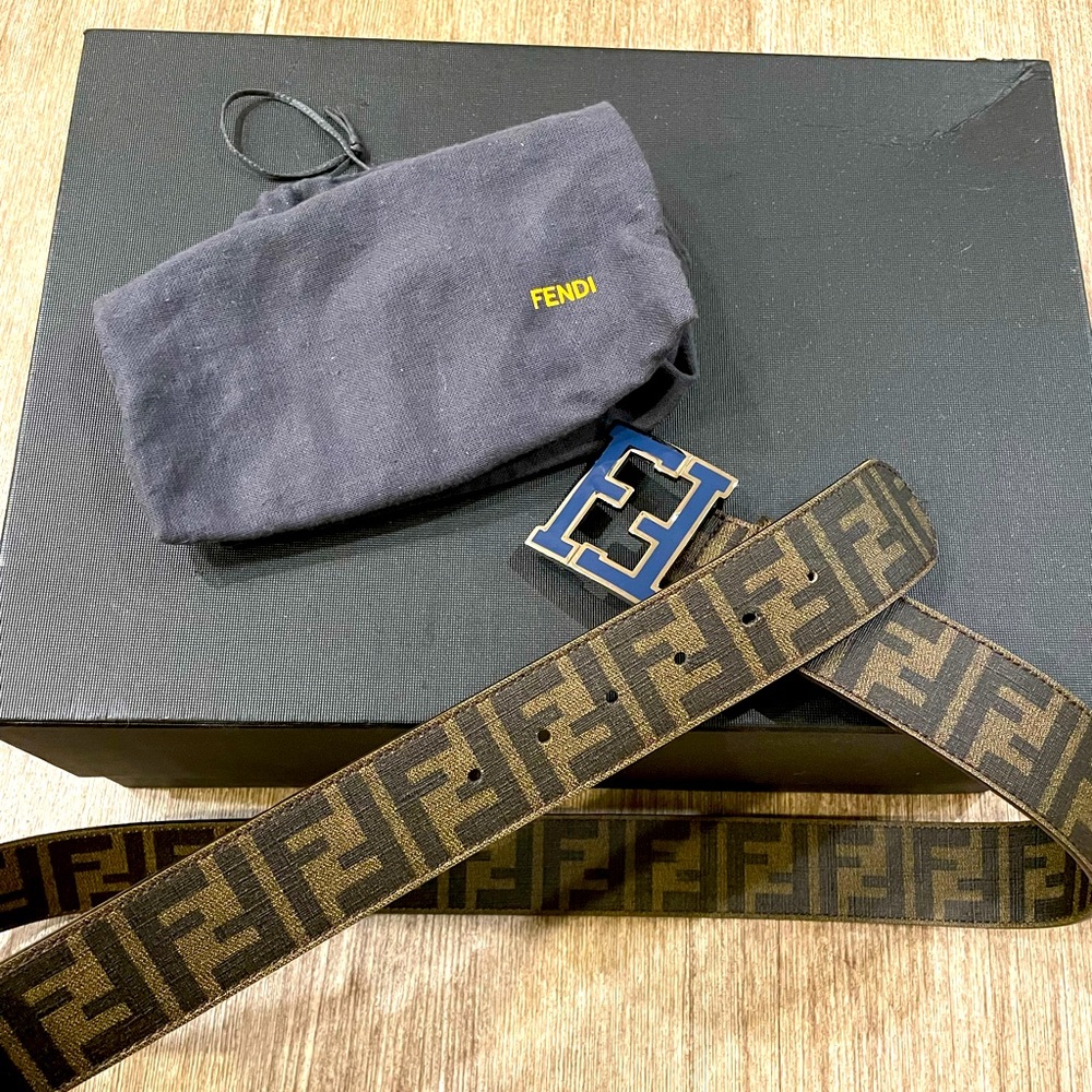 LIKE NEW ! FENDI BELT